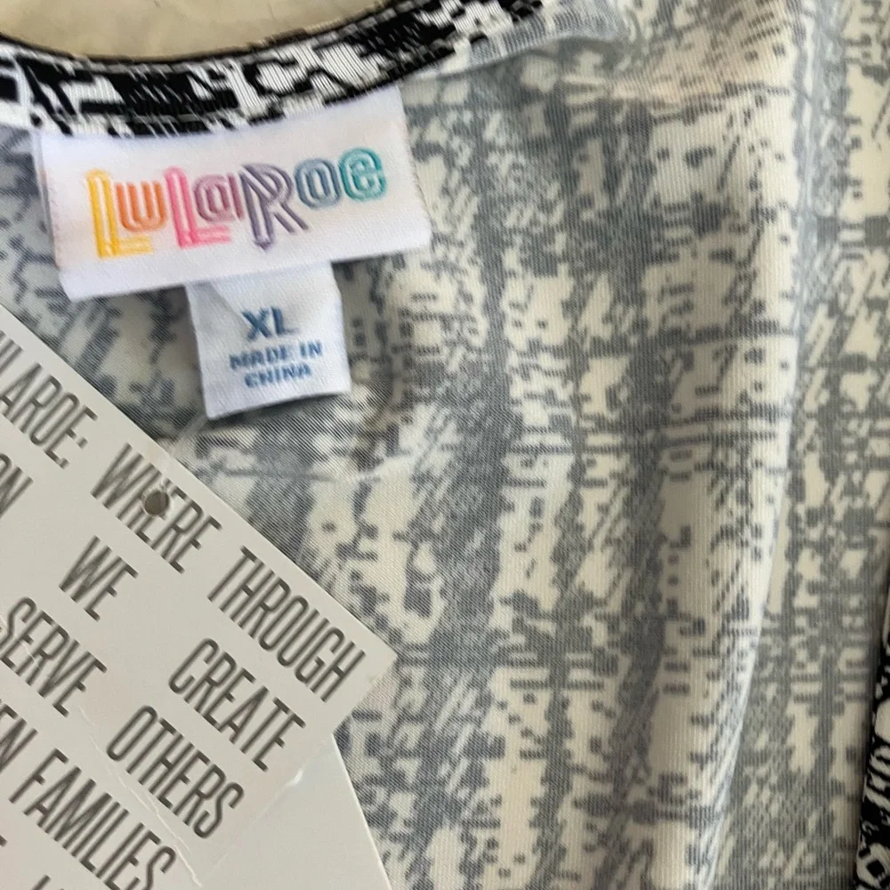 Lularoe Michelle True wrap New with Tags Dress Black White Slash Print‎